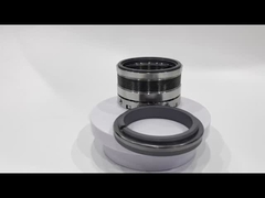 L'équipement est équipé d'un moteur de commande à commande automatique.